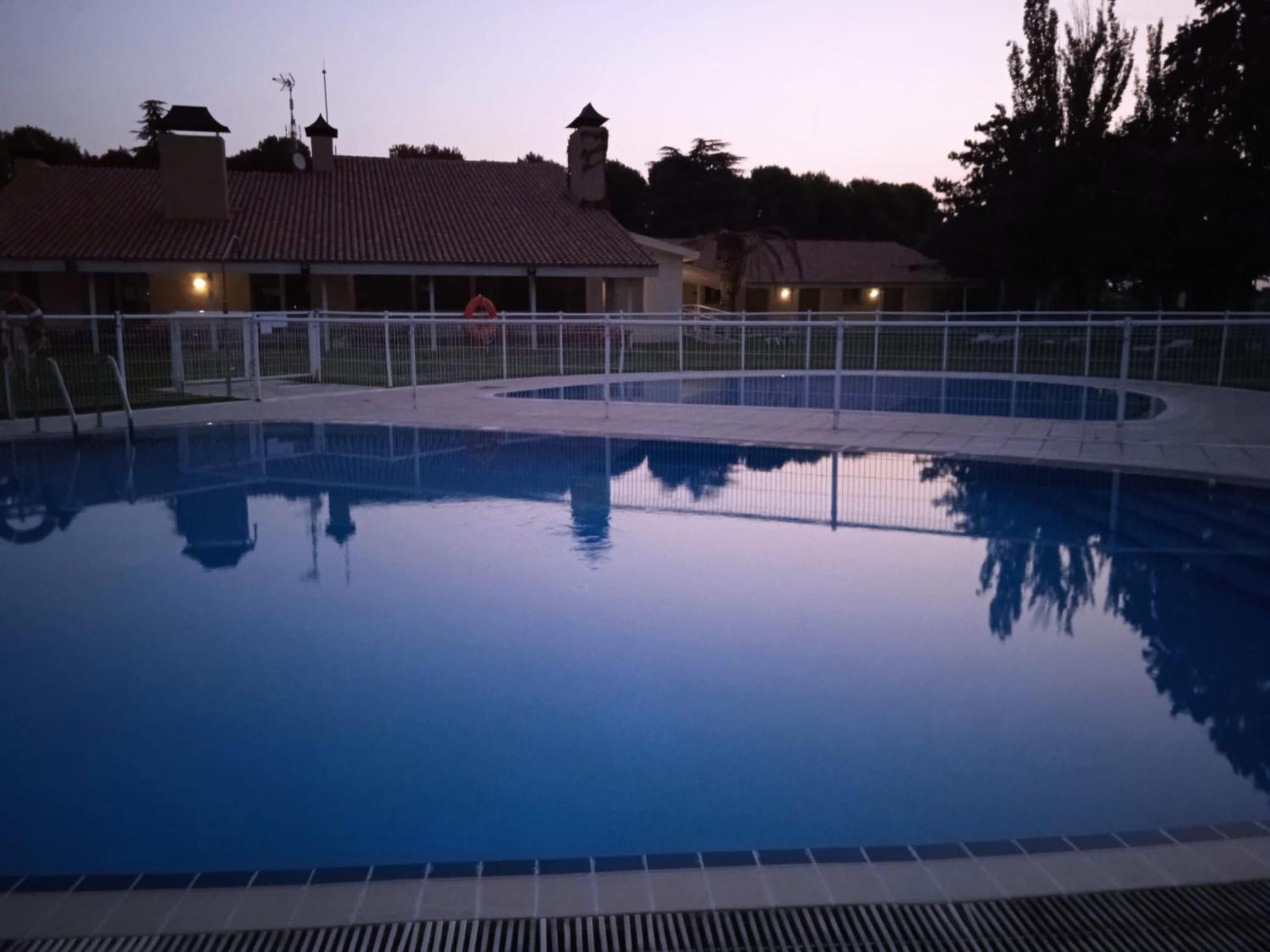 Albergue Zaragoza Camping Exterior photo
